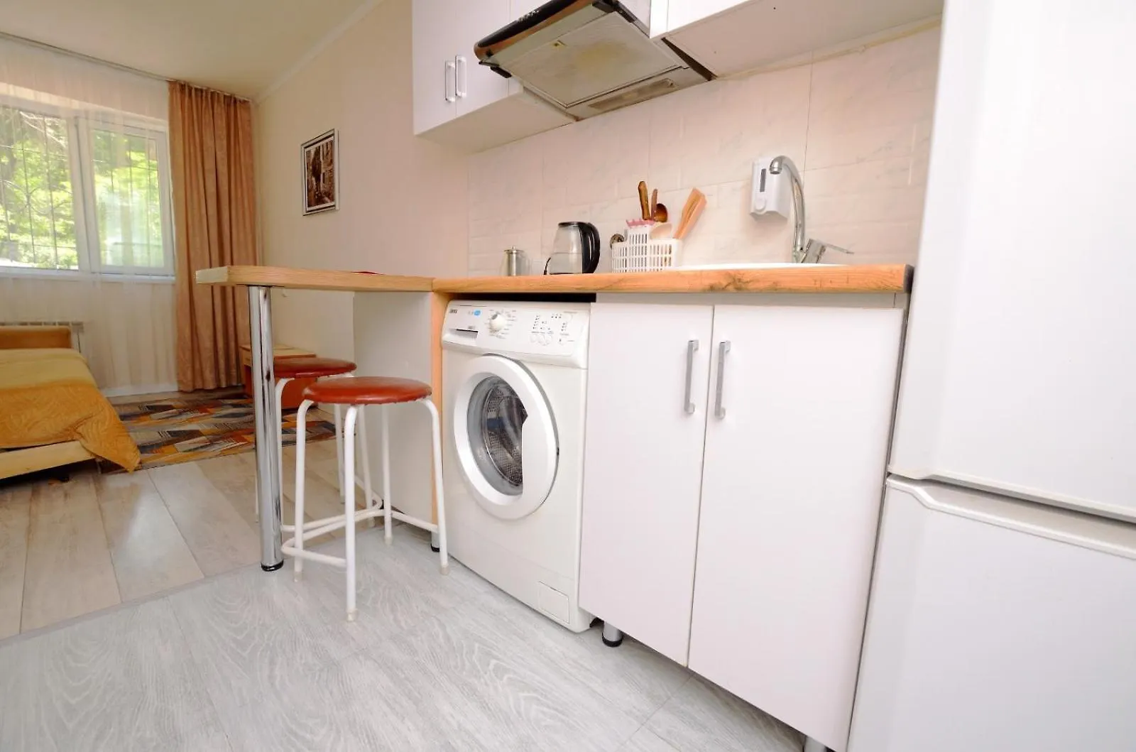 Уютная Небольшая Студия Almaty Apartment